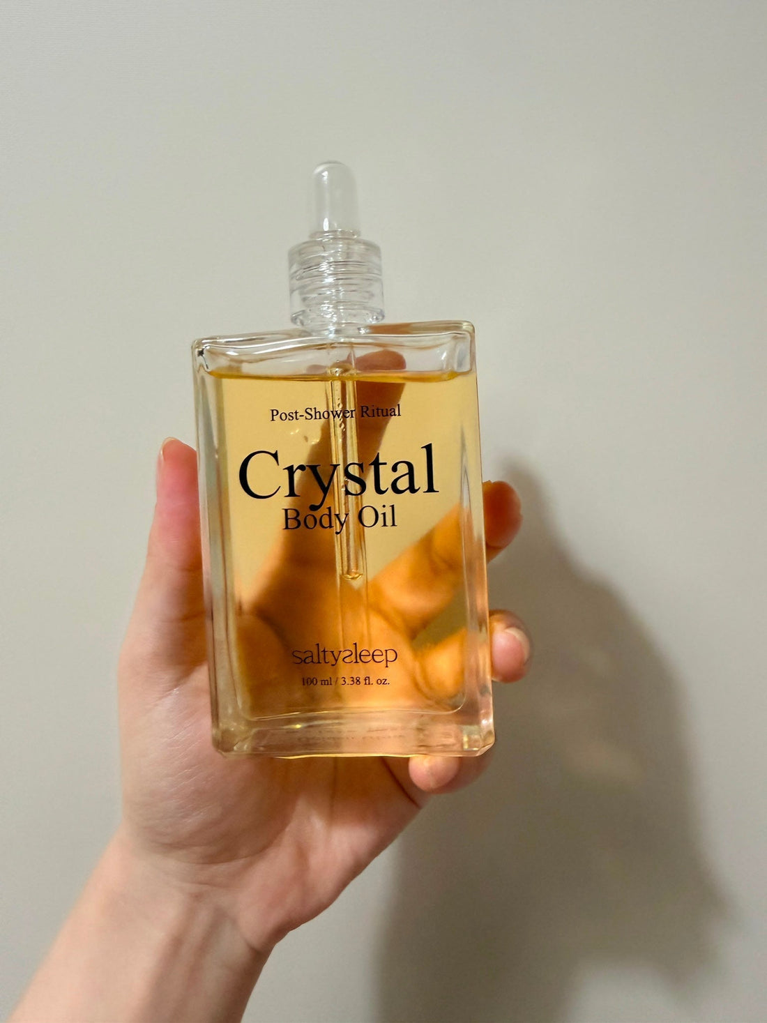Best Body Oil for Dry Skin at Night: A Complete Guide saltysleep